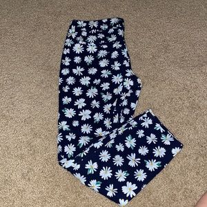 Old Navy Pixie Ankle Pants in Daisy Print